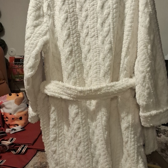 Room Service Women's White Plush Robe - Picture 8 of 10